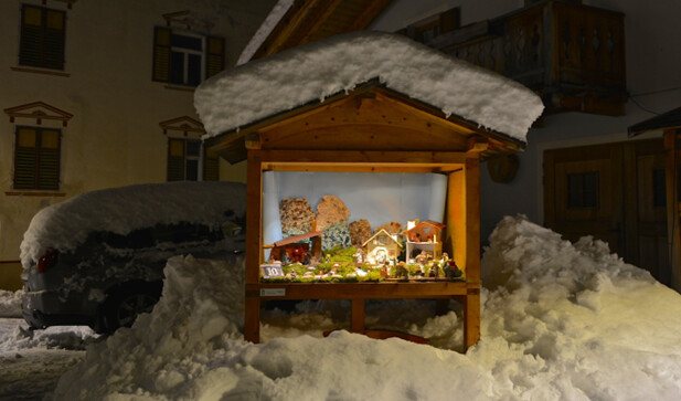 Locandina: Tesero e i suoi presepi
