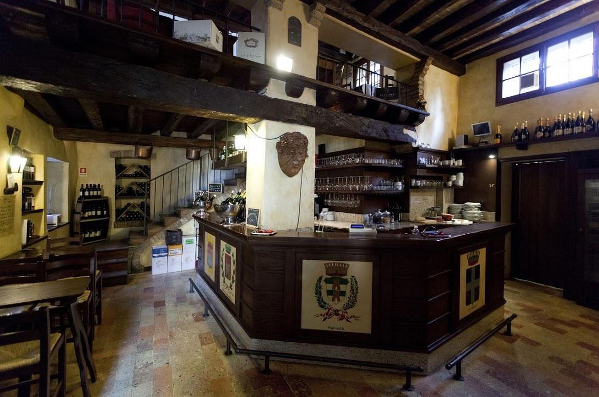 Locandina: Al campanile