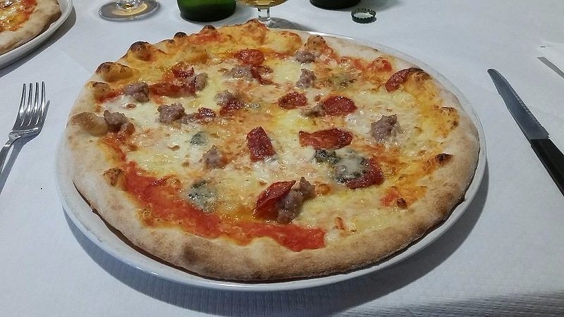 Locandina: Hotel Pizzeria da Rosalba